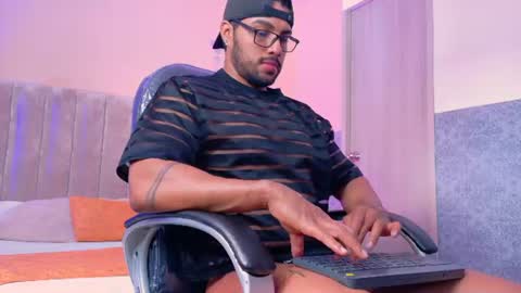 Thiago online show from July 25, 2026, 7:33 pm