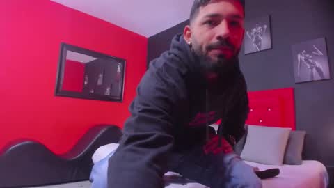 Thia Gomez online show from December 17, 2025, 12:22 pm