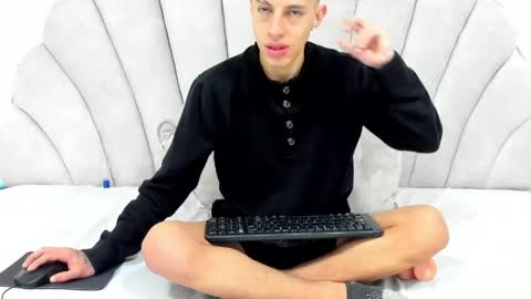 Thiago   online show from April 17, 2026, 1:47 pm