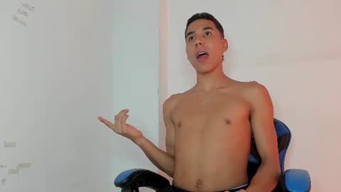 thiagosexy005 online show from June 21, 2026, 12:35 am