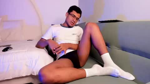 thiagovega_ online show from July 5, 2026, 4:19 am