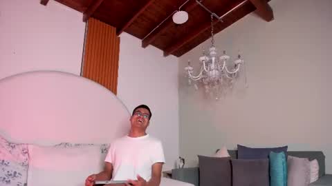 thiagovega_ online show from July 29, 2026, 5:05 am