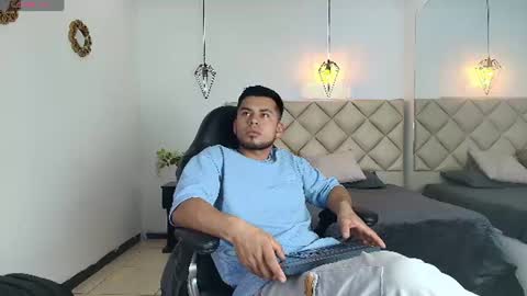Snapshot of thiagovegga chatting on July 21, 2026, 4:37 am Thiago Vegga online show from July 21, 2026, 4:37 am