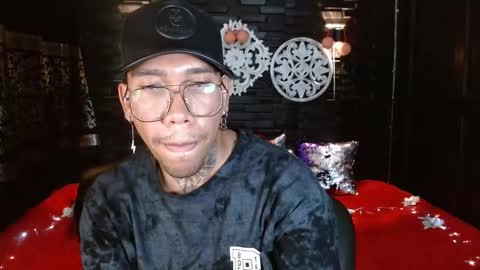 Snapshot of thian_knox chatting on December 19, 2025, 6:15 pm THIAN online show from December 19, 2025, 6:15 pm