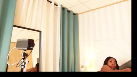 Snapshot of thianalopez chatting on March 7, 2025, 2:04 am ThianaLopez online show from March 7, 2025, 2:04 am