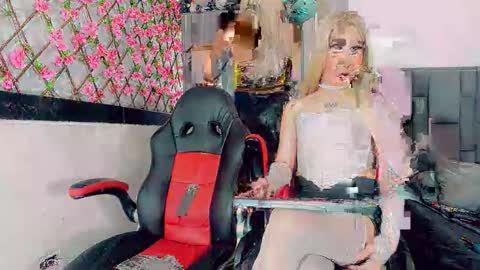 Snapshot of thiara_veky chatting on December 16, 2025, 7:19 pm Thiara online show from December 16, 2025, 7:19 pm