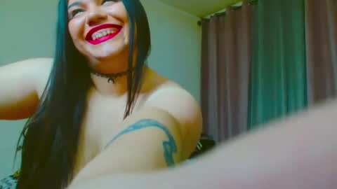 Snapshot of thichslutx chatting on May 5, 2026, 5:32 pm Maria online show from May 5, 2026, 5:32 pm