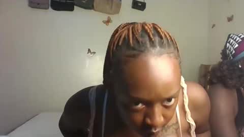 thick_booby83 online show from February 7, 2026, 1:53 am