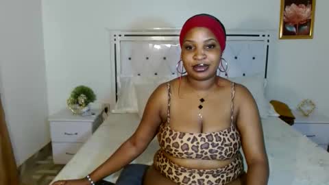 Snapshot of thickebonie chatting on May 10, 2026, 5:23 am Nikita online show from May 10, 2026, 5:23 am