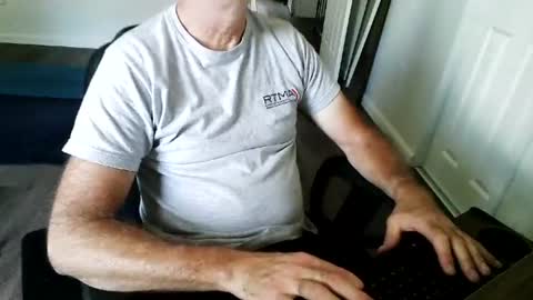 Snapshot of thinboy4moon chatting on August 6, 2026, 8:00 pm thinboy4moon online show from August 6, 2026, 8:00 pm
