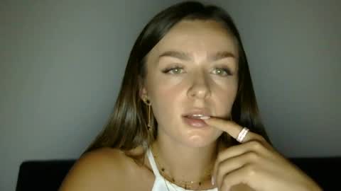 thisgirl_x online show from July 22, 2026, 9:17 pm