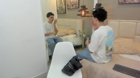 Snapshot of thom_ames chatting on June 3, 2026, 11:24 am Thom online show from June 3, 2026, 11:24 am