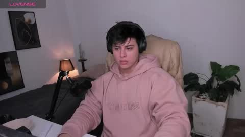 thom_ohtani online show from November 14, 2025, 3:16 am