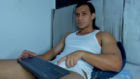 Snapshot of thomas__wayne chatting on June 24, 2026, 11:09 am Thomas online show from June 24, 2026, 11:09 am