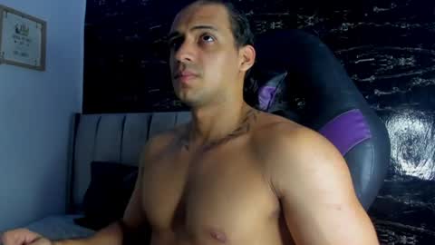 Snapshot of thomas__wayne chatting on June 26, 2026, 7:07 pm Thomas online show from June 26, 2026, 7:07 pm