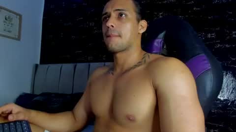 Snapshot of thomas__wayne chatting on July 12, 2026, 11:23 am Thomas online show from July 12, 2026, 11:23 am