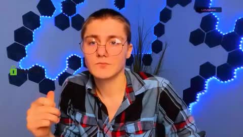 thomas_crow online show from February 4, 2026, 9:37 am