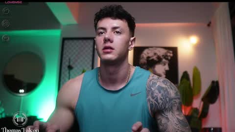 Snapshot of thomas_falcon1 chatting on February 19, 2025, 2:33 am Thomas Falcon online show from February 19, 2025, 2:33 am