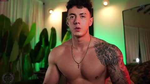 Snapshot of thomas_falcon1 chatting on September 12, 2025, 2:00 am Thomas Falcon online show from September 12, 2025, 2:00 am