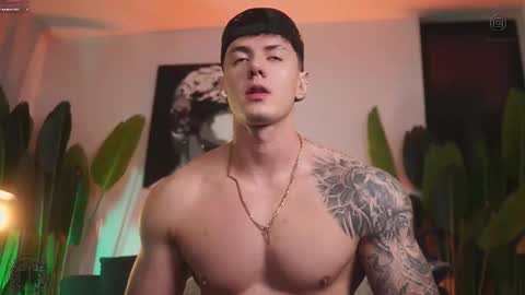 Snapshot of thomas_falcon1 chatting on November 27, 2025, 1:51 am Thomas Falcon online show from November 27, 2025, 1:51 am