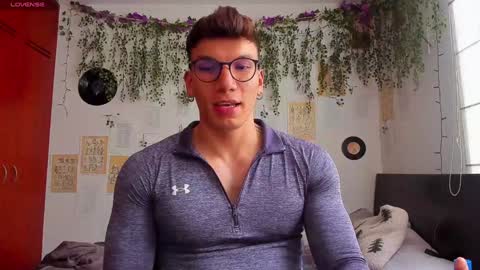 Thomas Grey online show from February 7, 2025, 8:20 pm