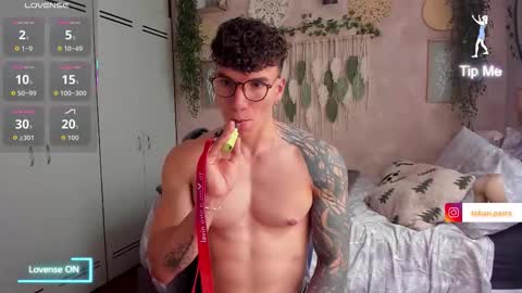 Thomas Grey online show from November 30, 2025, 9:30 pm