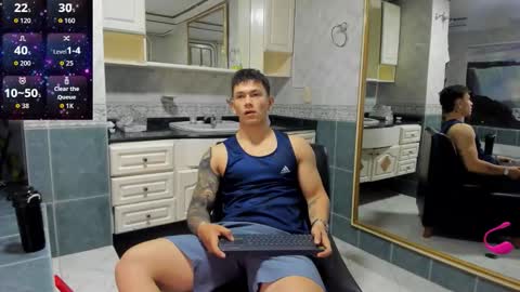 Snapshot of thomas_moon_ chatting on October 4, 2025, 12:03 pm Thomas online show from October 4, 2025, 12:03 pm