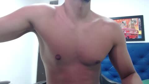 Snapshot of thomas_neuman chatting on March 12, 2025, 7:49 pm Thomas online show from March 12, 2025, 7:49 pm