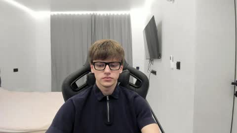 Tomas online show from May 2, 2026, 6:57 pm