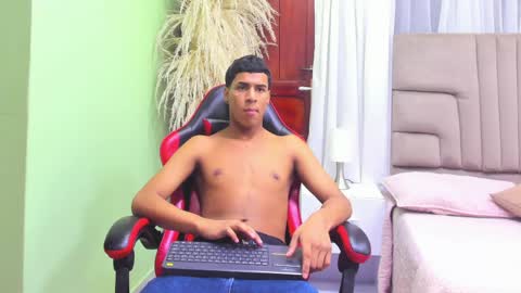 Snapshot of thomas_valkov chatting on May 11, 2026, 11:05 am Thomas Valkov online show from May 11, 2026, 11:05 am