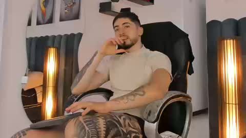 Snapshot of thomasmarzo1 chatting on September 25, 2025, 8:12 pm sweetfit boy online show from September 25, 2025, 8:12 pm