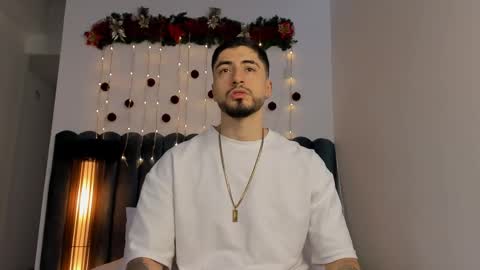 sweetfit boy online show from December 16, 2025, 6:24 pm