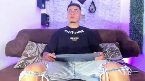 Snapshot of thomass_conor chatting on October 29, 2025, 7:15 pm thomass_conor online show from October 29, 2025, 7:15 pm