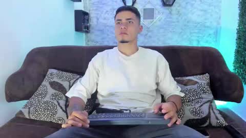 Snapshot of thomass_conor chatting on November 18, 2025, 6:12 pm thomass_conor online show from November 18, 2025, 6:12 pm