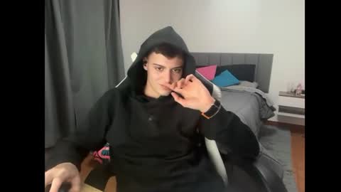 Snapshot of thomassex0 chatting on June 13, 2026, 1:47 am Thomas online show from June 13, 2026, 1:47 am