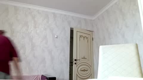 Snapshot of thomasvicknair chatting on November 26, 2025, 11:11 am Lina online show from November 26, 2025, 11:11 am