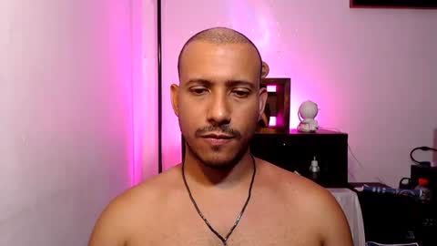 Snapshot of thommerxxx chatting on June 10, 2026, 6:18 pm Thom online show from June 10, 2026, 6:18 pm