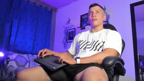 Snapshot of thomsevery_ chatting on September 24, 2025, 2:37 am Thoms Every online show from September 24, 2025, 2:37 am
