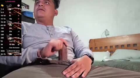 Snapshot of thor0200 chatting on February 7, 2026, 2:37 am thor0200 online show from February 7, 2026, 2:37 am