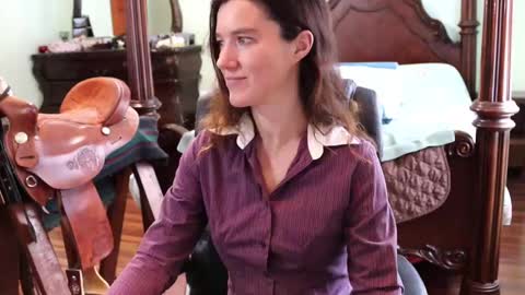 Snapshot of thornbury_rose chatting on February 19, 2025, 10:20 pm ThornburyRose online show from February 19, 2025, 10:20 pm