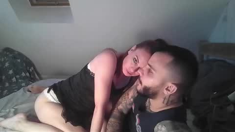 Snapshot of threesomeshome chatting on November 30, 2025, 1:20 am threesomeshome online show from November 30, 2025, 1:20 am