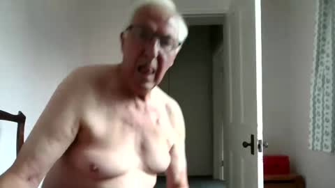 Snapshot of thruster99 chatting on June 20, 2026, 3:15 pm thruster99 online show from June 20, 2026, 3:15 pm