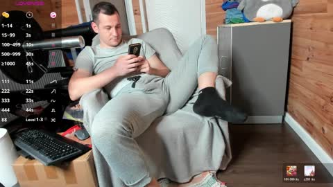 Snapshot of thyleo chatting on April 7, 2026, 9:04 pm bigsshark online show from April 7, 2026, 9:04 pm