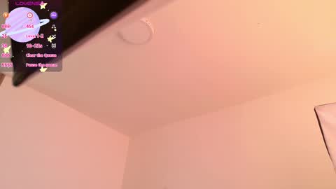 Tiana Le online show from October 4, 2025, 7:56 pm