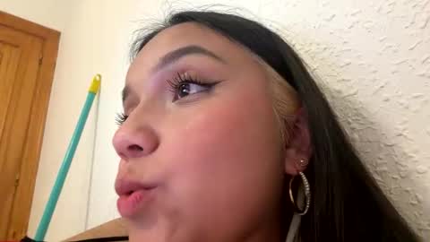 Tiana Le online show from May 31, 2026, 11:28 pm