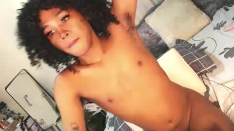 Snapshot of tiara_perezx chatting on February 5, 2025, 3:45 am Sam online show from February 5, 2025, 3:45 am