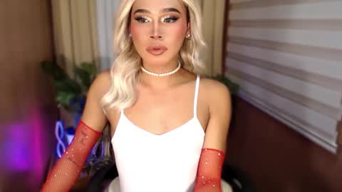 Snapshot of tiara_perezx chatting on September 22, 2025, 4:03 am Sam online show from September 22, 2025, 4:03 am