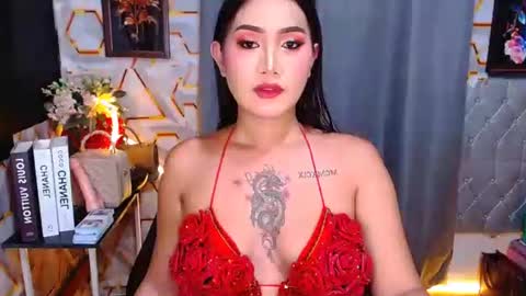 tiarrafoxs online show from May 28, 2026, 10:12 am
