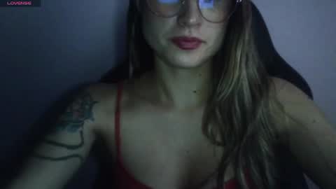 Tifanny online show from April 16, 2026, 9:39 pm