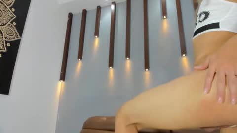 Snapshot of tifanny_doll01 chatting on November 1, 2025, 9:39 pm tifanny_doll01 online show from November 1, 2025, 9:39 pm